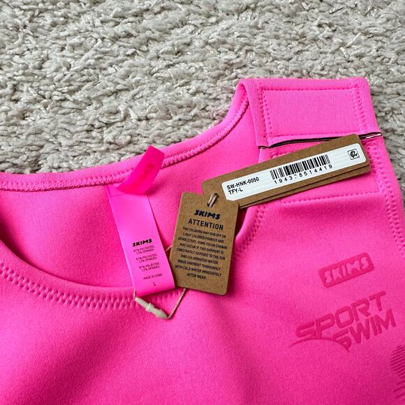 NWT SKIMS SCUBA SWIM SPORT HIGH NECK TOP IN TAFFY PINK SIZE LARGE - Picture 6 of 6